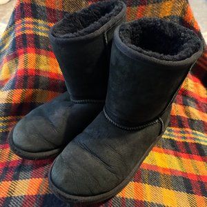 UGG Classic Short II Boots, Black, Size 4